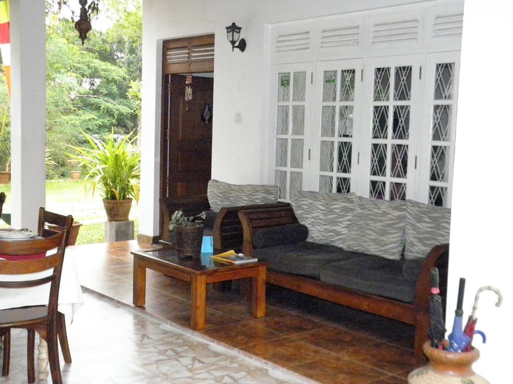 Villa Begonia Katugastota Екстер'єр фото