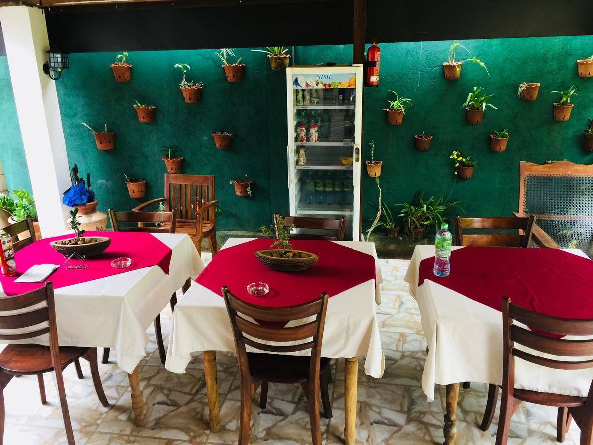 Villa Begonia Katugastota Екстер'єр фото