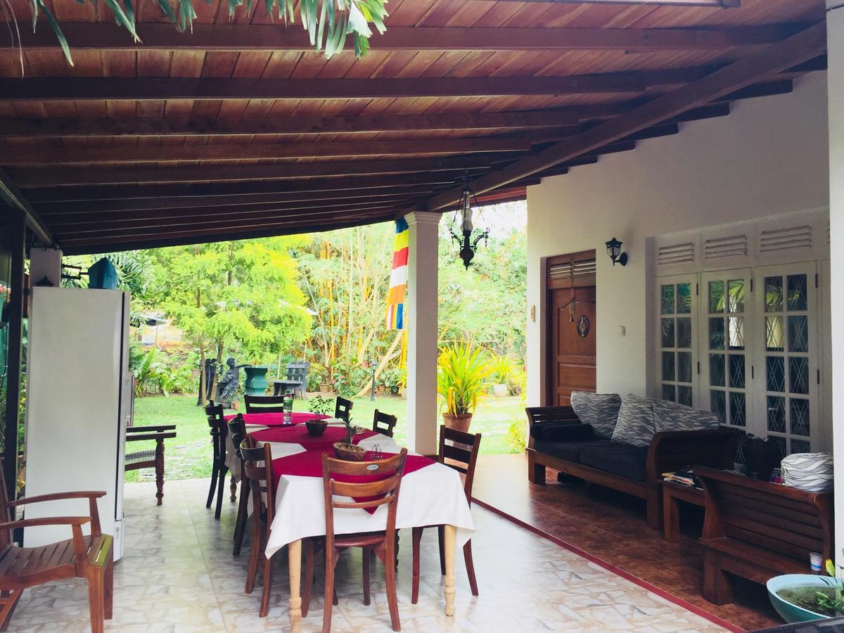 Villa Begonia Katugastota Екстер'єр фото